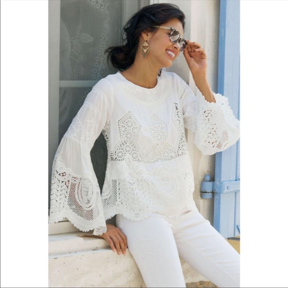 💐Anthro Embroidered White Lace Top💕